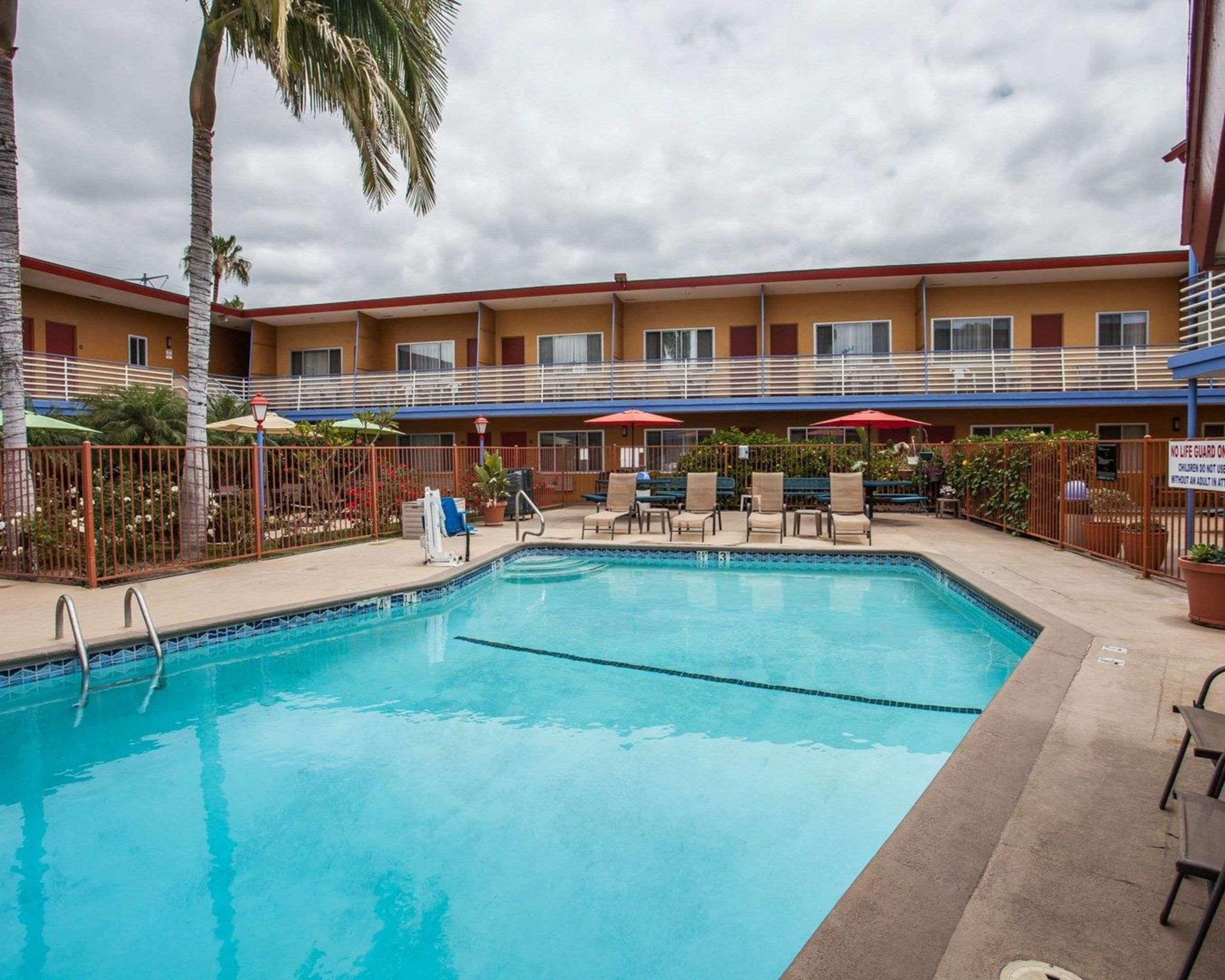 Quality Inn & Suites Anaheim At The Park Extérieur photo