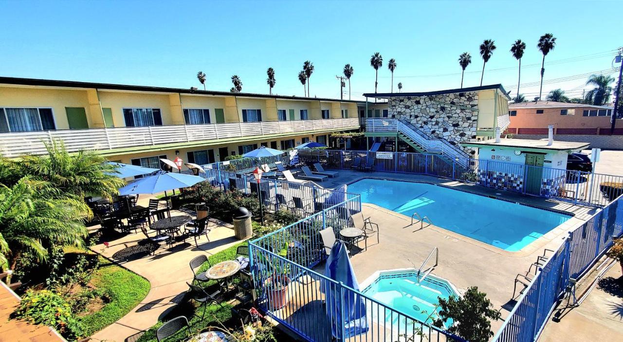 Quality Inn & Suites Anaheim At The Park Extérieur photo
